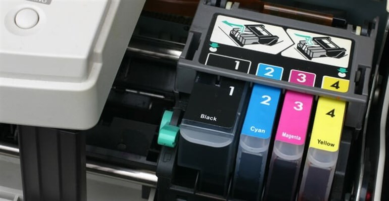Ink Jet Printer With Four CMYK Colours